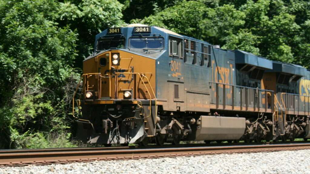 CSX 3041 (ES44AC-H)