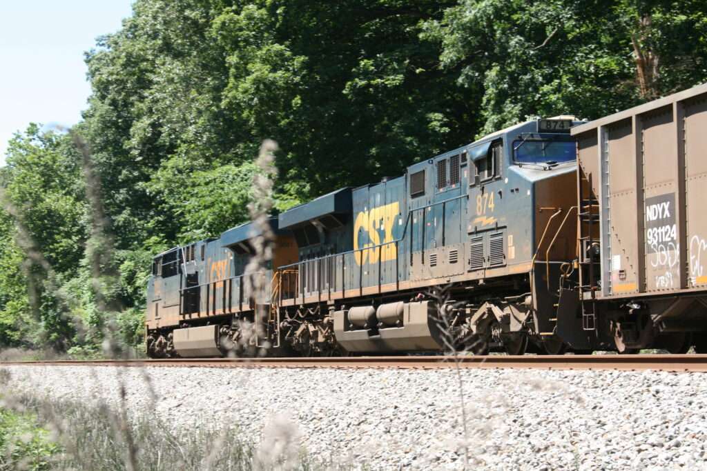 CSX 3041 (ES44AC-H) with CSX 874 (ES44AC-H)